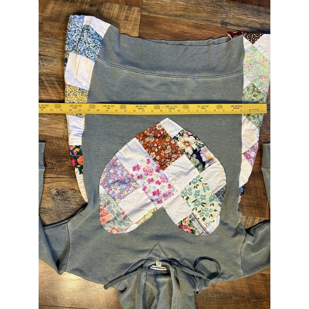 Upcycled American Eagle Hoodie XS Handmade Quilt Heart Patchwork Cottagecore - Picture 6 of 7